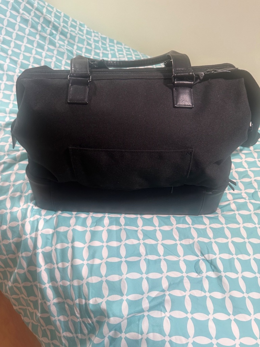 Beis Weekender Bag - Picture 2 of 6
